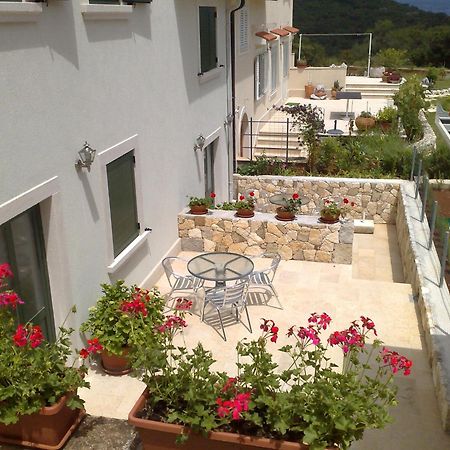 Apartments Villa Ina Brsec Bagian luar foto
