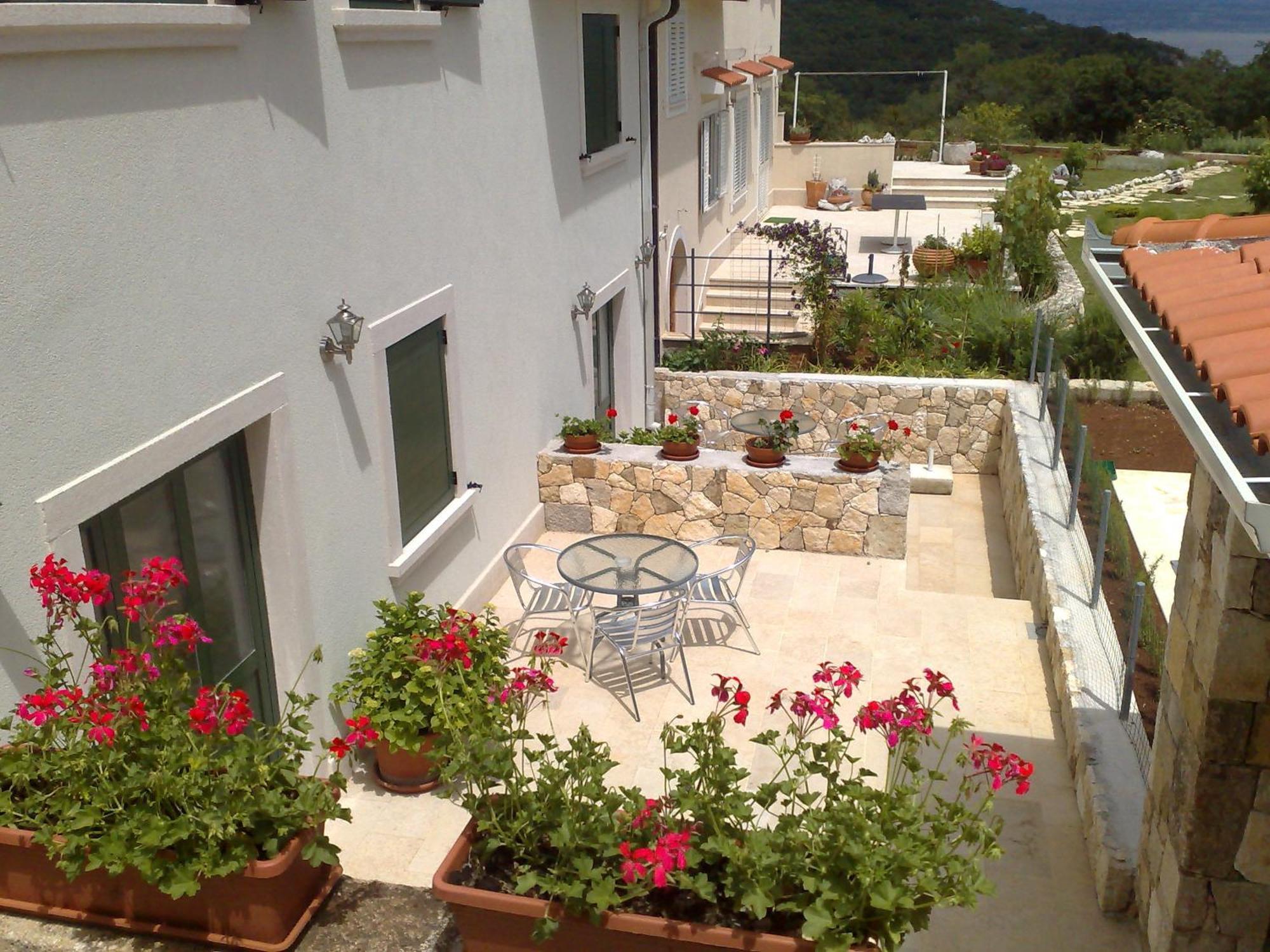 Apartments Villa Ina Brsec Bagian luar foto