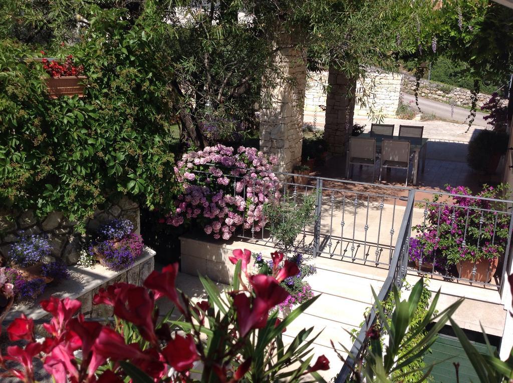 Apartments Villa Ina Brsec Bagian luar foto