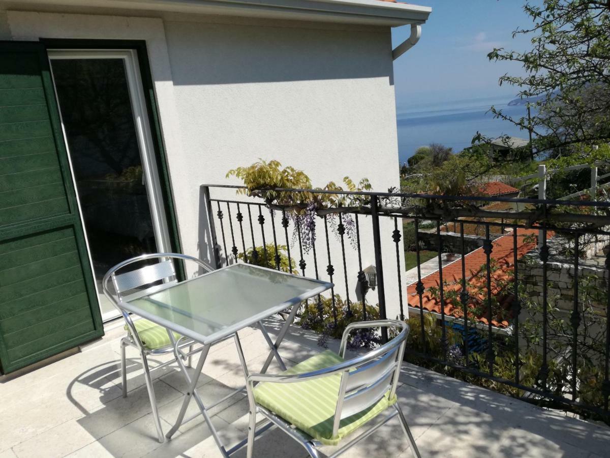Apartments Villa Ina Brsec Bagian luar foto