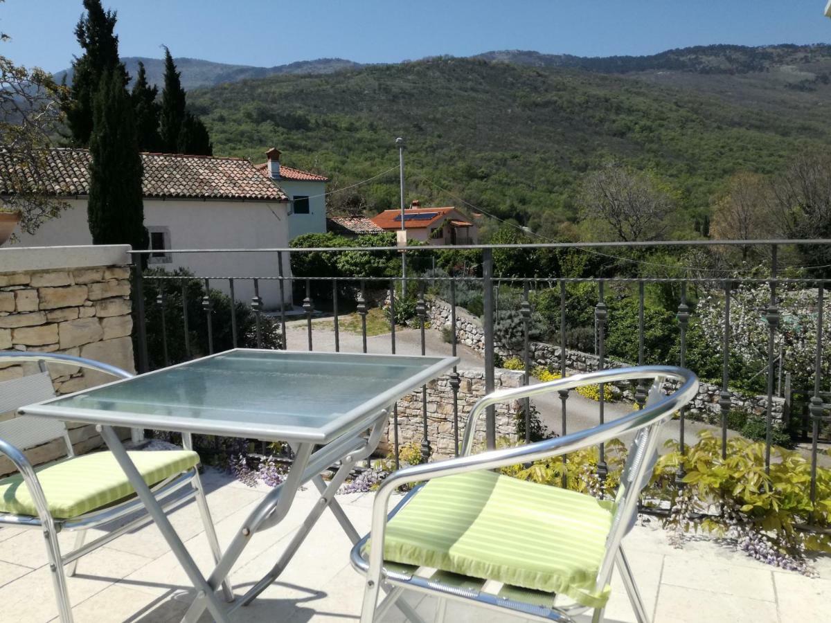 Apartments Villa Ina Brsec Bagian luar foto